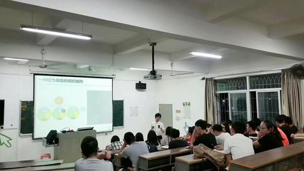張思鵬孵化大學生團隊再摘創業大賽金獎